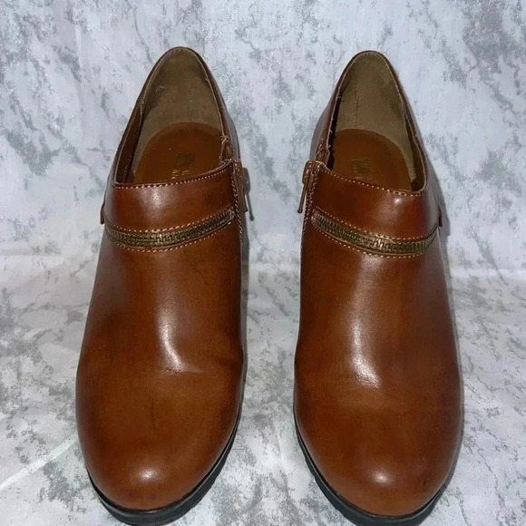 White Mountain Heels - Picture 1 of 5